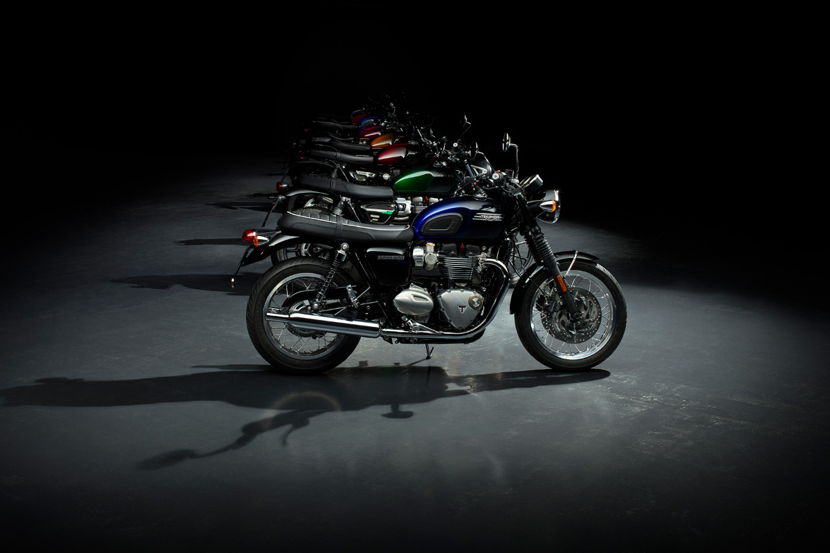 Acht verschiedene Triumph Bonneville Stealth Editions