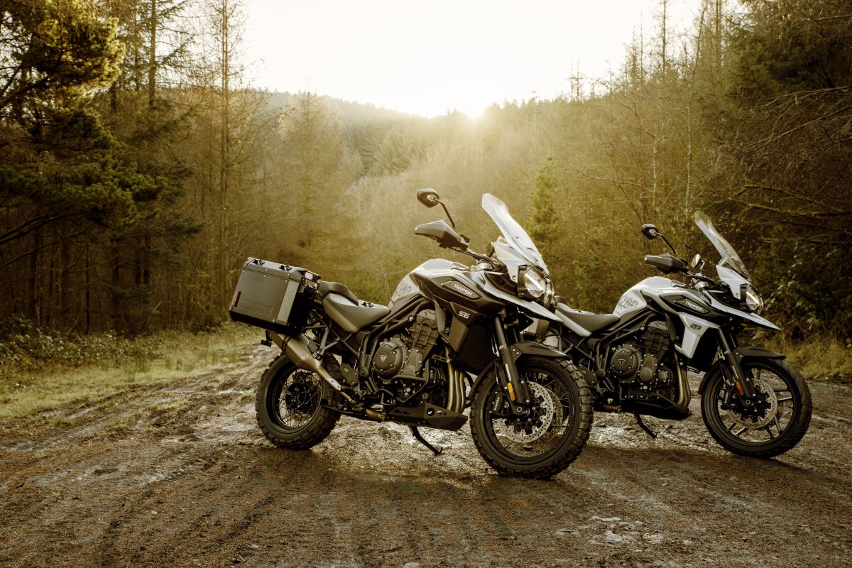 Die Tiger 1200 Edition Desert und die Tiger 1200 Edition Alpine